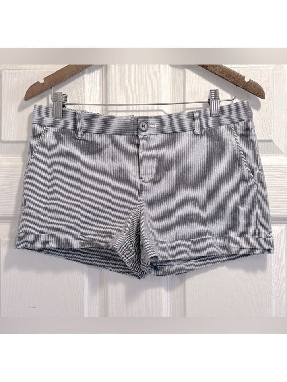 Aritzia Talula Striped Cuffed Chino Low Rise Stretch Cotton Blue White Shorts 8